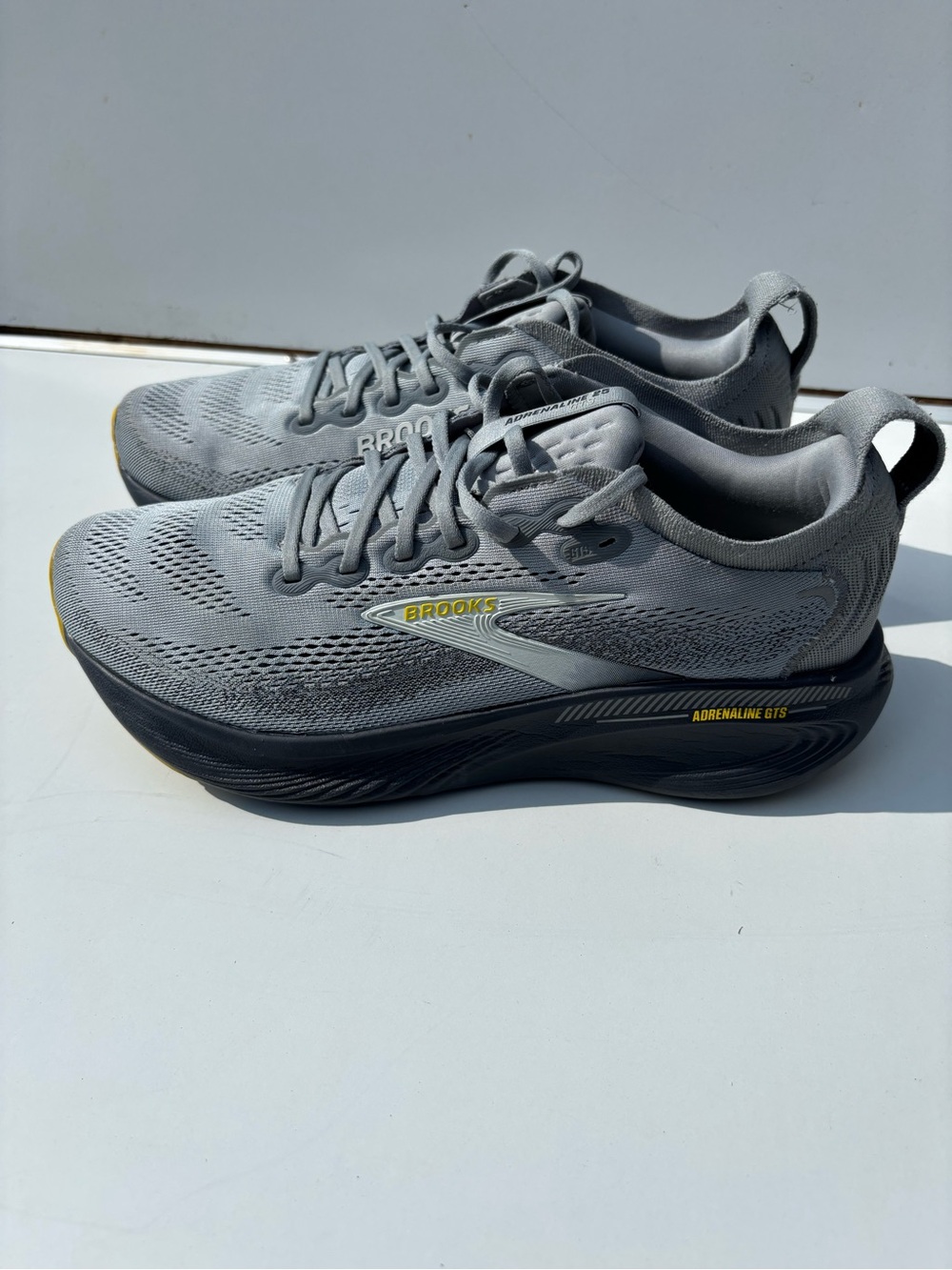 Brooks Adrenaline GTS 25 Running Shoes, Men’s Size 10,  (Wide 2E)